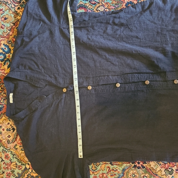 ♡Vintage black blouse w/ pockets & wooden buttons♡ - Picture 11 of 12